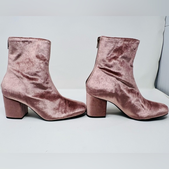 Free People Ankle Boots in Pink Velvet - Picture 2 of 15
